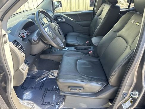 Used 2020 Nissan Frontier PRO-4X w/ Pro-4x Utility Package AWD/4WD image 15