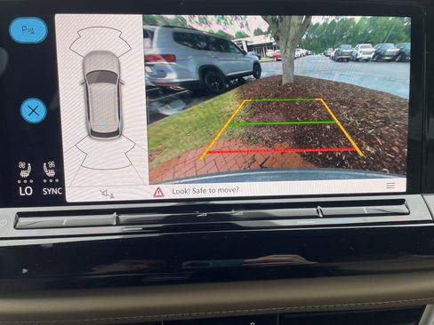 New 2026 Volkswagen Atlas Cross Sport SE FWD image 19