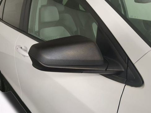 Used 2020 Chevrolet Equinox LS image 12