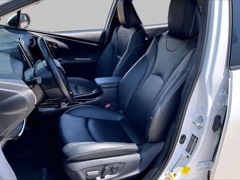 Used 2021 Toyota Prius Prime Limited FWD image 8