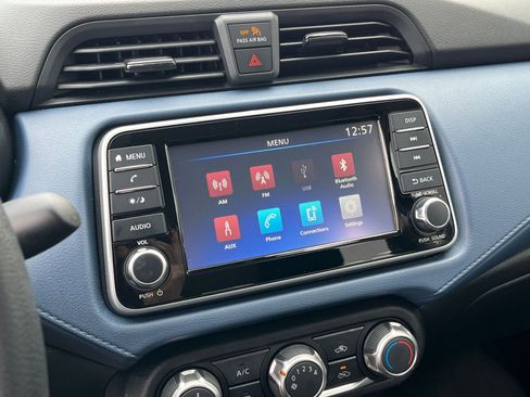 Used 2025 Nissan Versa SV image 18