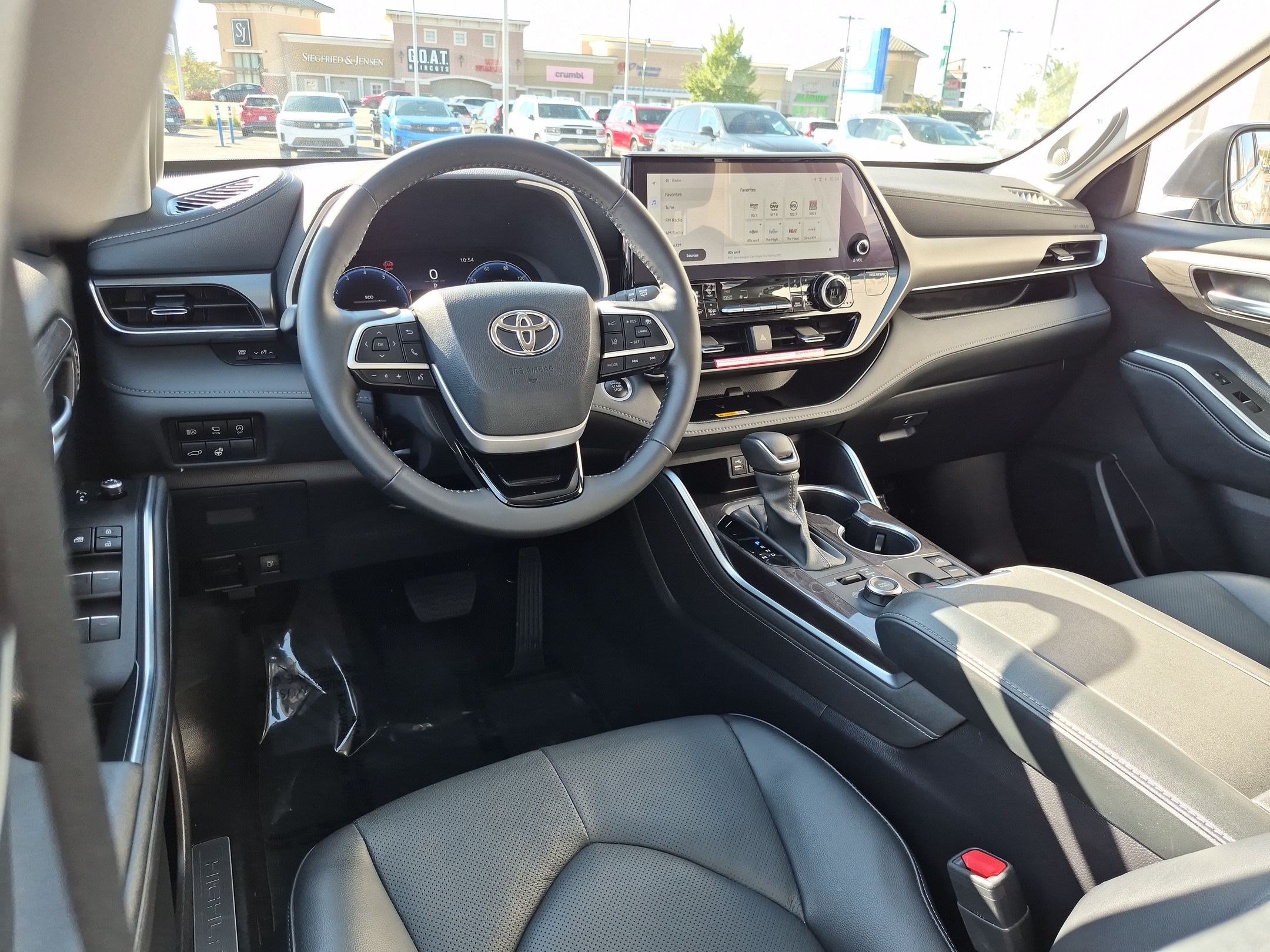 Used 2024 Toyota Highlander Limited AWD/4WD image 31