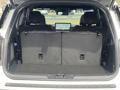 New 2026 Ford Explorer Platinum image 24