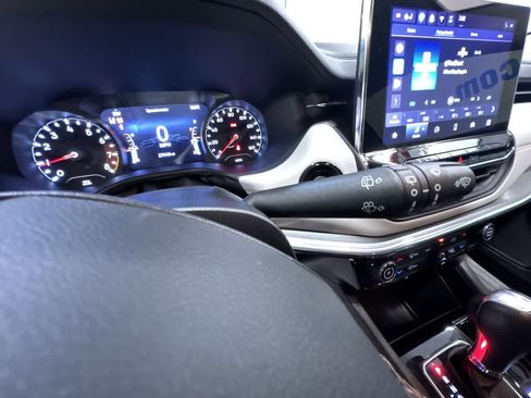 Used 2022 Jeep Compass Limited image 19