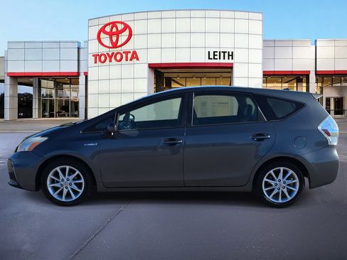 Used 2014 Toyota Prius V Five image 8