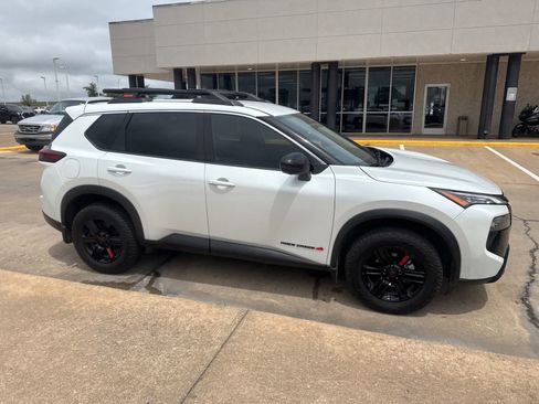 Used 2025 Nissan Rogue SV w/ Rock Creek Premium Package AWD/4WD image 11