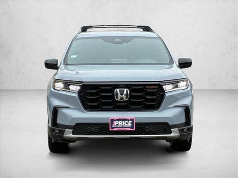 Used 2024 Honda Pilot TrailSport image 2