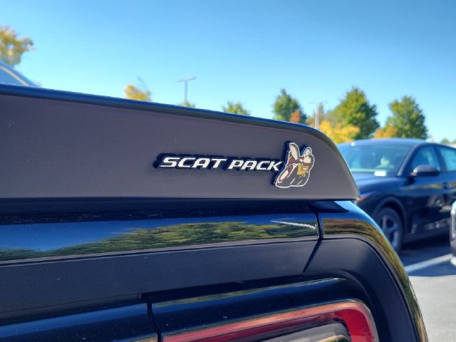 Used 2022 Dodge Challenger R/T Scat Pack w/ Plus Package RWD image 8