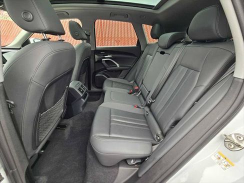 Certified 2025 Audi Q5 Premium Plus w/ Premium Plus AWD/4WD image 16