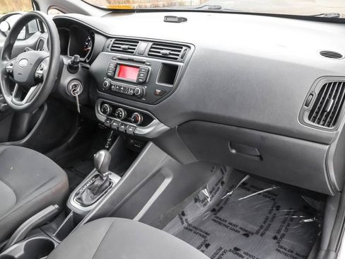 Used 2012 Kia Rio LX image 32