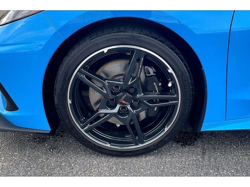 Used 2025 Chevrolet Corvette Stingray Premium Cpe w/ Z51 Performance Package RWD image 9