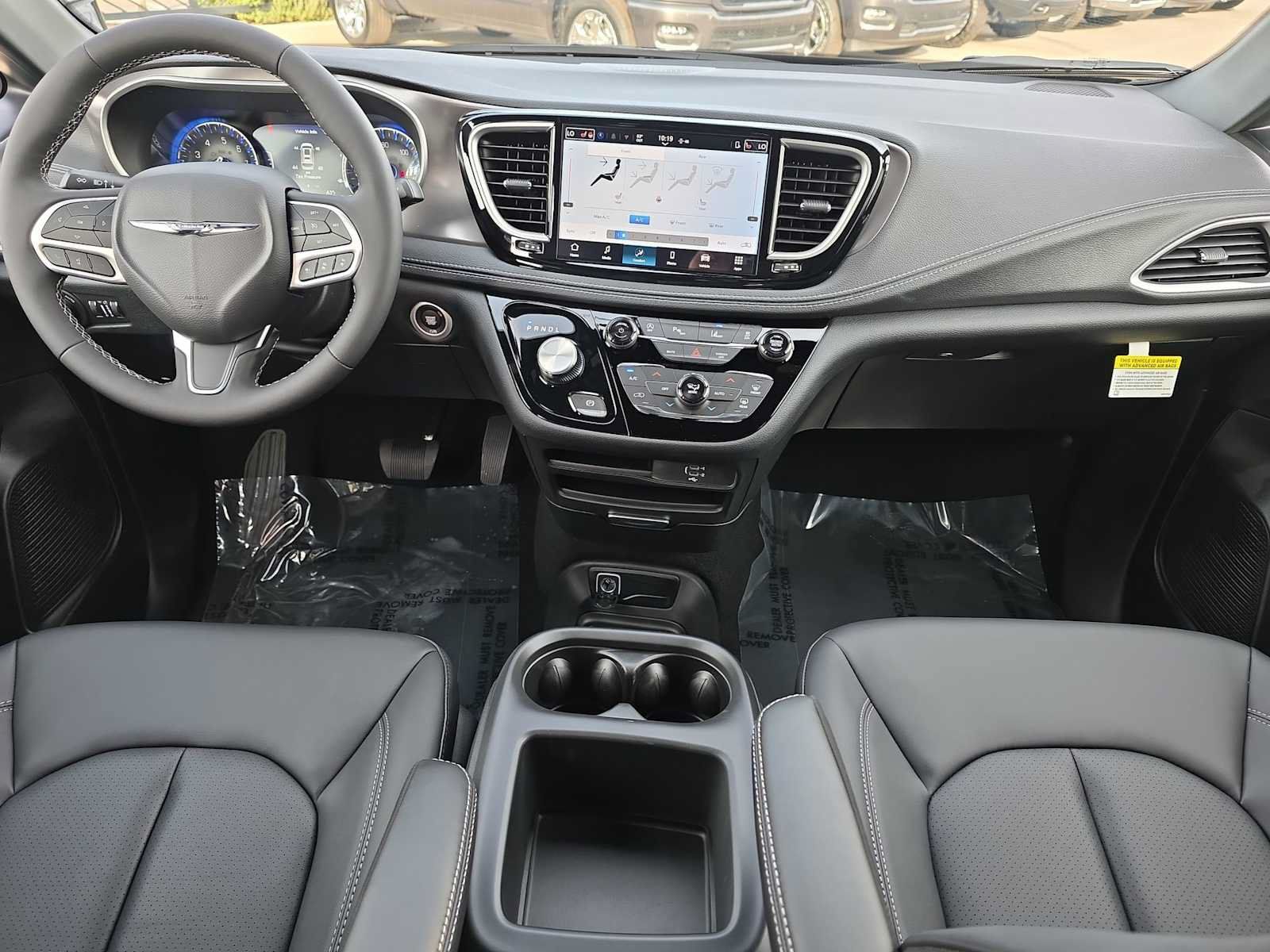 Used 2026 Chrysler Pacifica Select FWD image 14