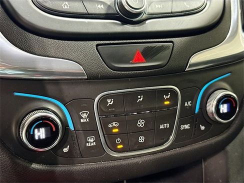 Used 2020 Chevrolet Equinox LT w/ Driver Convenience Package image 14