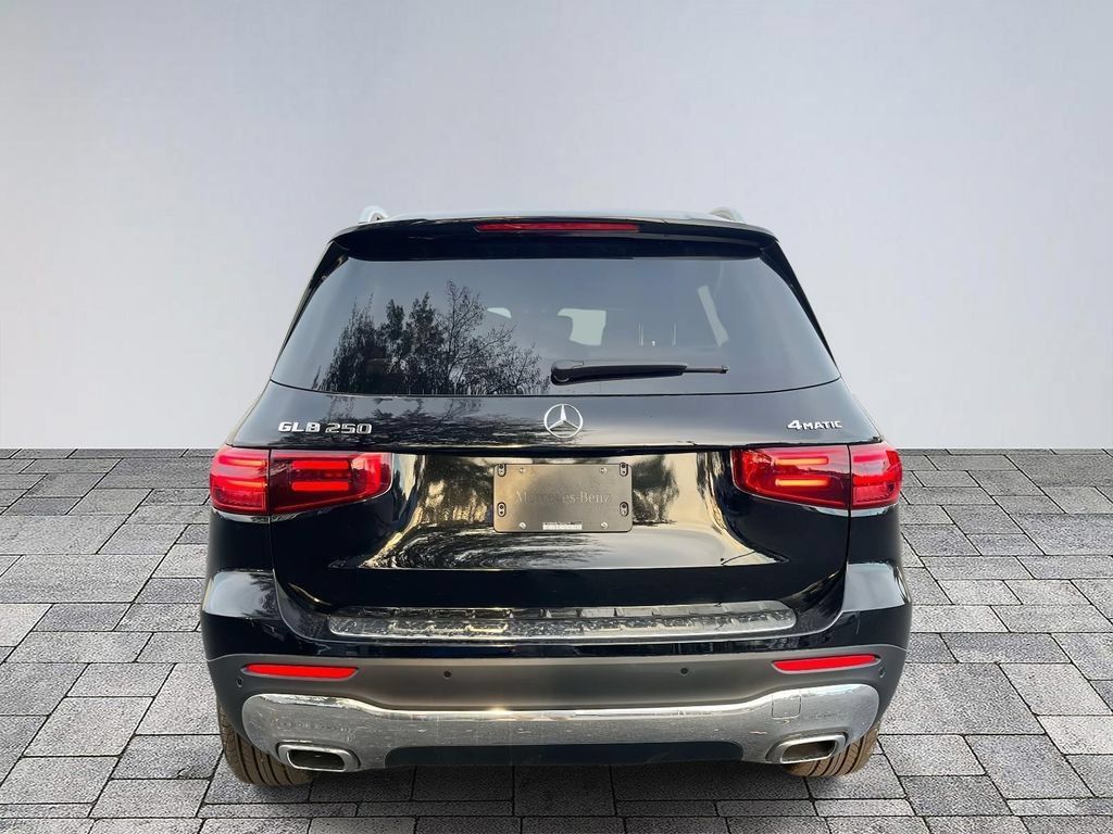 Certified 2026 Mercedes-Benz GLB 250 4MATIC image 6