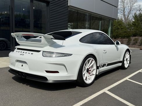 Certified 2015 Porsche 911 GT3 image 7