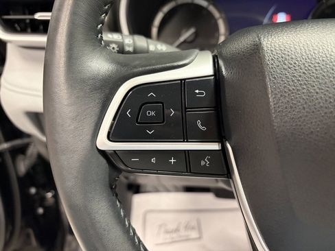 Used 2022 Toyota Highlander XLE image 15