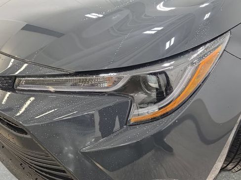 Used 2025 Toyota Corolla LE FWD image 28