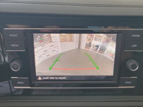 Used 2020 Volkswagen Jetta SE w/ SE Cold Weather Package FWD image 33