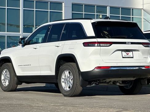New 2025 Jeep Grand Cherokee Laredo w/ MOPAR Finishing Package image 8