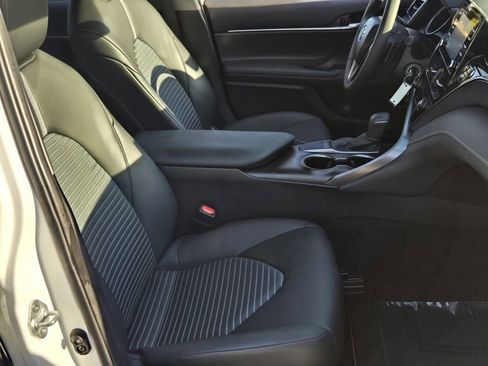 Used 2024 Toyota Camry SE image 16