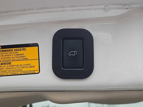 Used 2014 Toyota Venza LE w/ LE Preferred Package AWD/4WD image 18