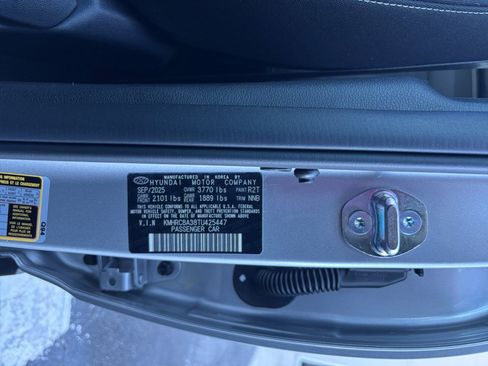 Certified 2026 Hyundai Venue SEL FWD image 33
