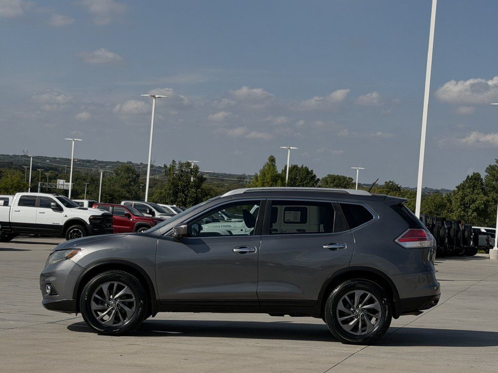 Used 2016 Nissan Rogue AWD image 3