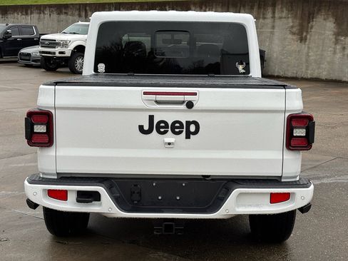 Used 2023 Jeep Gladiator Overland image 5