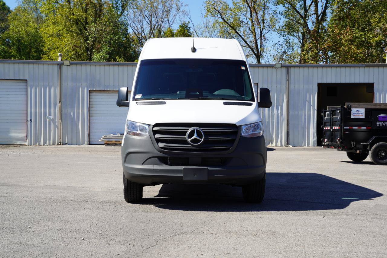 Used 2025 Mercedes-Benz Sprinter 2500 image 2