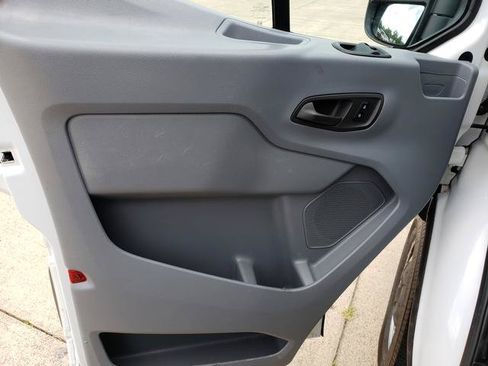 Used 2016 Ford Transit 250 130 Low Roof RWD image 11