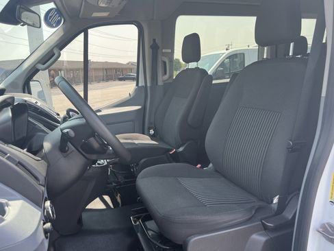 Used 2019 Ford Transit 350 XLT image 9