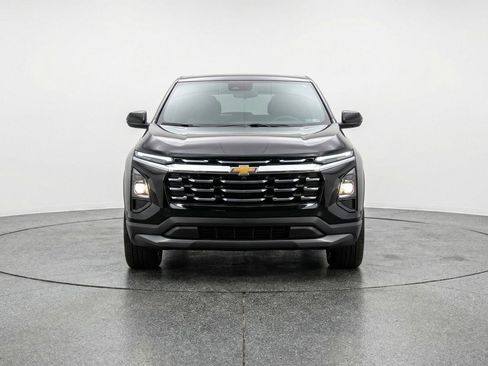 Used 2025 Chevrolet Equinox LT FWD image 2