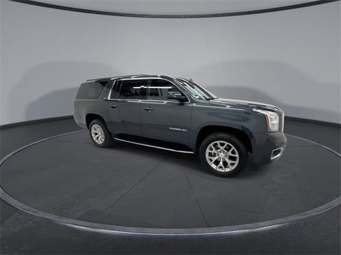 Used 2019 GMC Yukon XL SLT w/ HD Trailering Package image 2