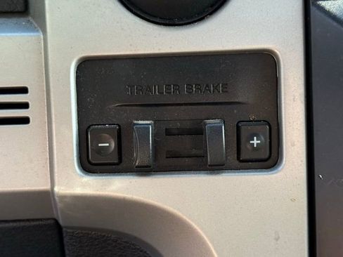 Used 2011 Ford F150 Lariat image 23