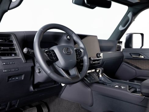 Used 2026 Lexus GX 550 w/ Accessory Package (2T) image 13