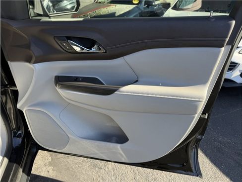 Used 2019 GMC Acadia SLT image 30