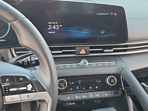 Certified 2023 Hyundai Elantra Limited image 27