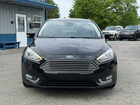 Used 2018 Ford Focus Titanium w/ Titanium Technology Package FWD image 8