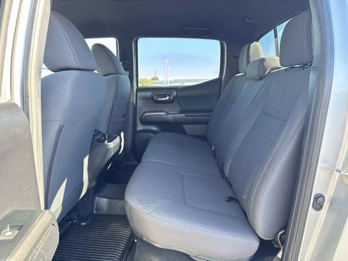 Used 2019 Toyota Tacoma TRD Sport image 25