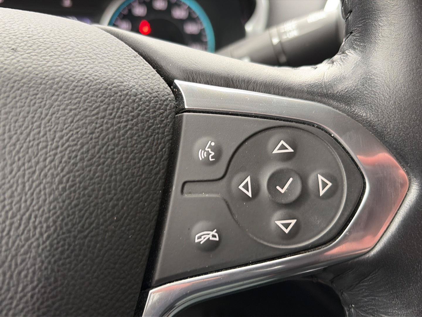 Used 2021 Chevrolet Traverse RS AWD/4WD image 17