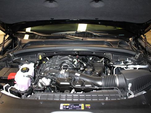 New 2025 Jeep Grand Cherokee Limited w/ Luxury Tech Group II image 42