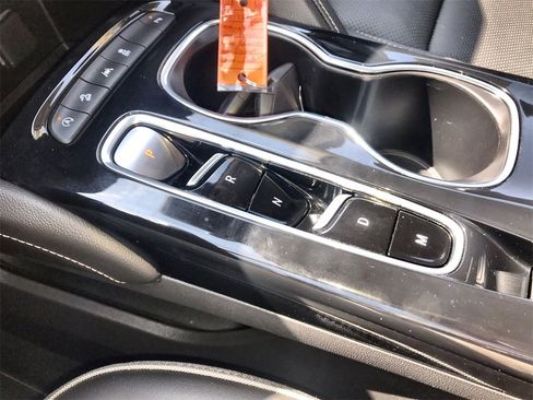 Used 2023 Buick Envision Essence image 19