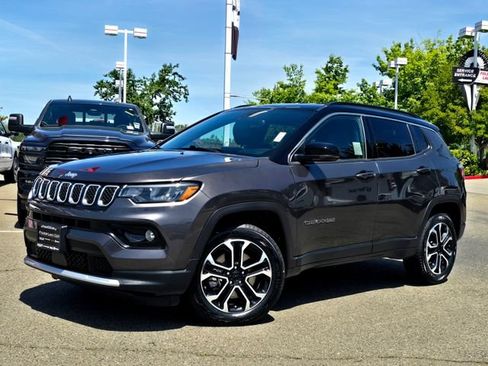 Certified 2024 Jeep Compass Limited AWD/4WD image 3