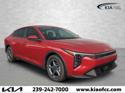 New 2025 Kia K4 LXS