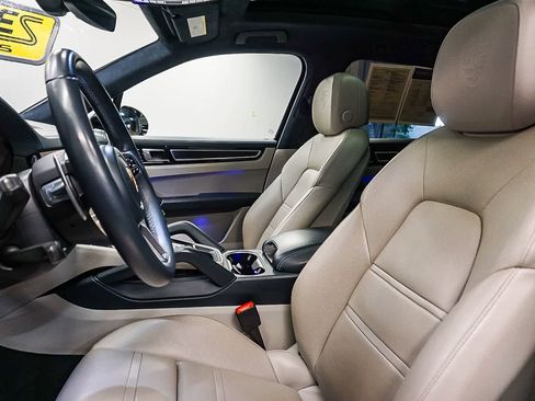 Certified 2023 Porsche Cayenne GTS w/ Premium Package Plus AWD/4WD image 18