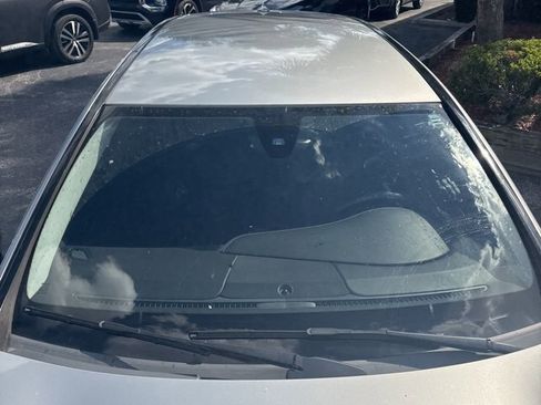 Used 2019 INFINITI QX30 FWD image 12