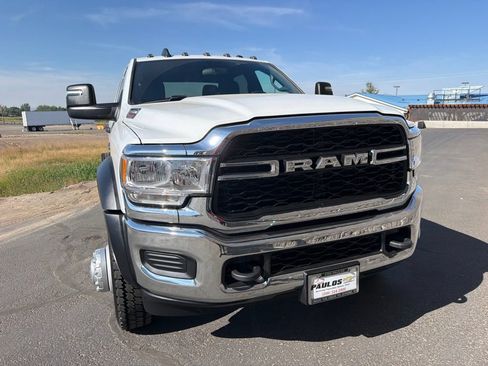 Used 2024 RAM 5500 Tradesman w/ Chrome Appearance Group AWD/4WD image 3