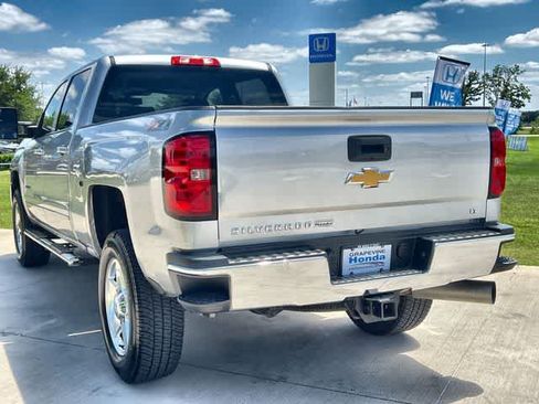 Used 2015 Chevrolet Silverado 2500 LT w/ LT Convenience Package AWD/4WD image 5