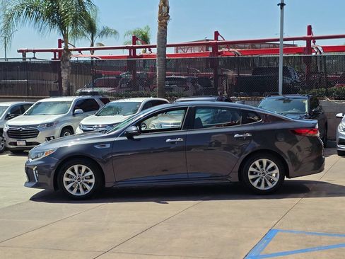 Used 2018 Kia Optima S FWD image 9
