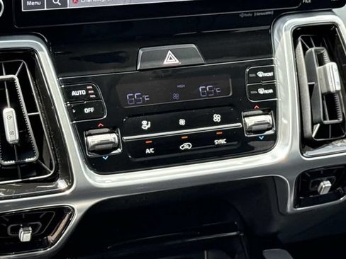 Used 2023 Kia Sorento SX FWD image 22